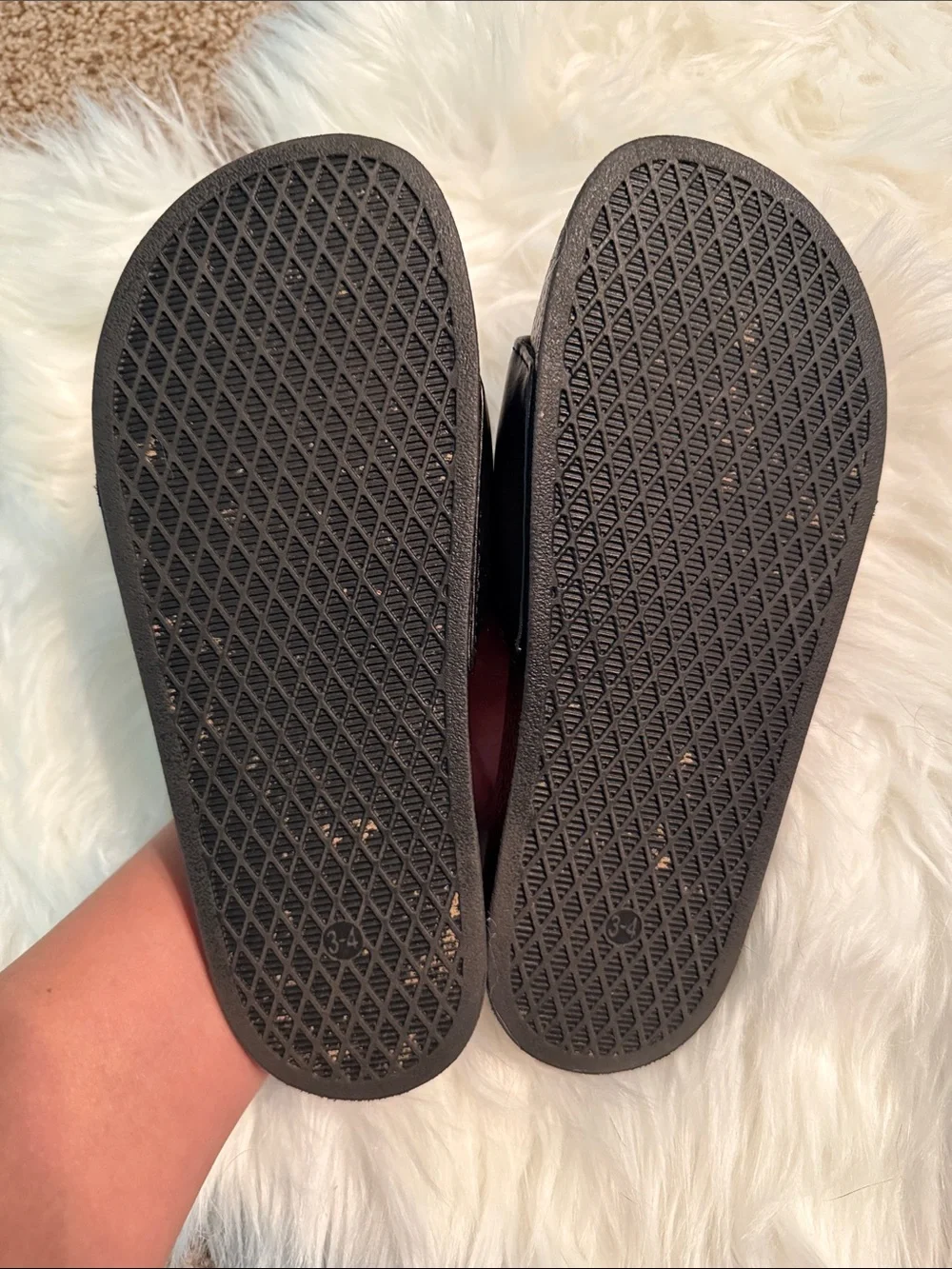 Kids gap slides size 3-4
